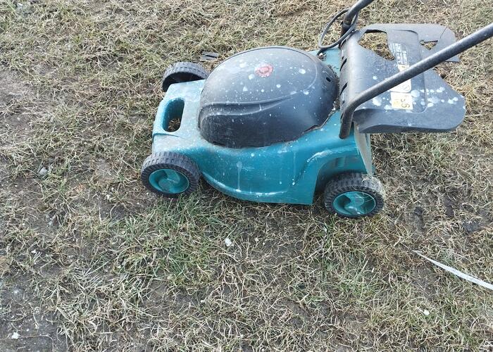 Grajewo ogłoszenia: Sprzedam kosiarkę elektryczną jest do niej też kosz, oddam za...